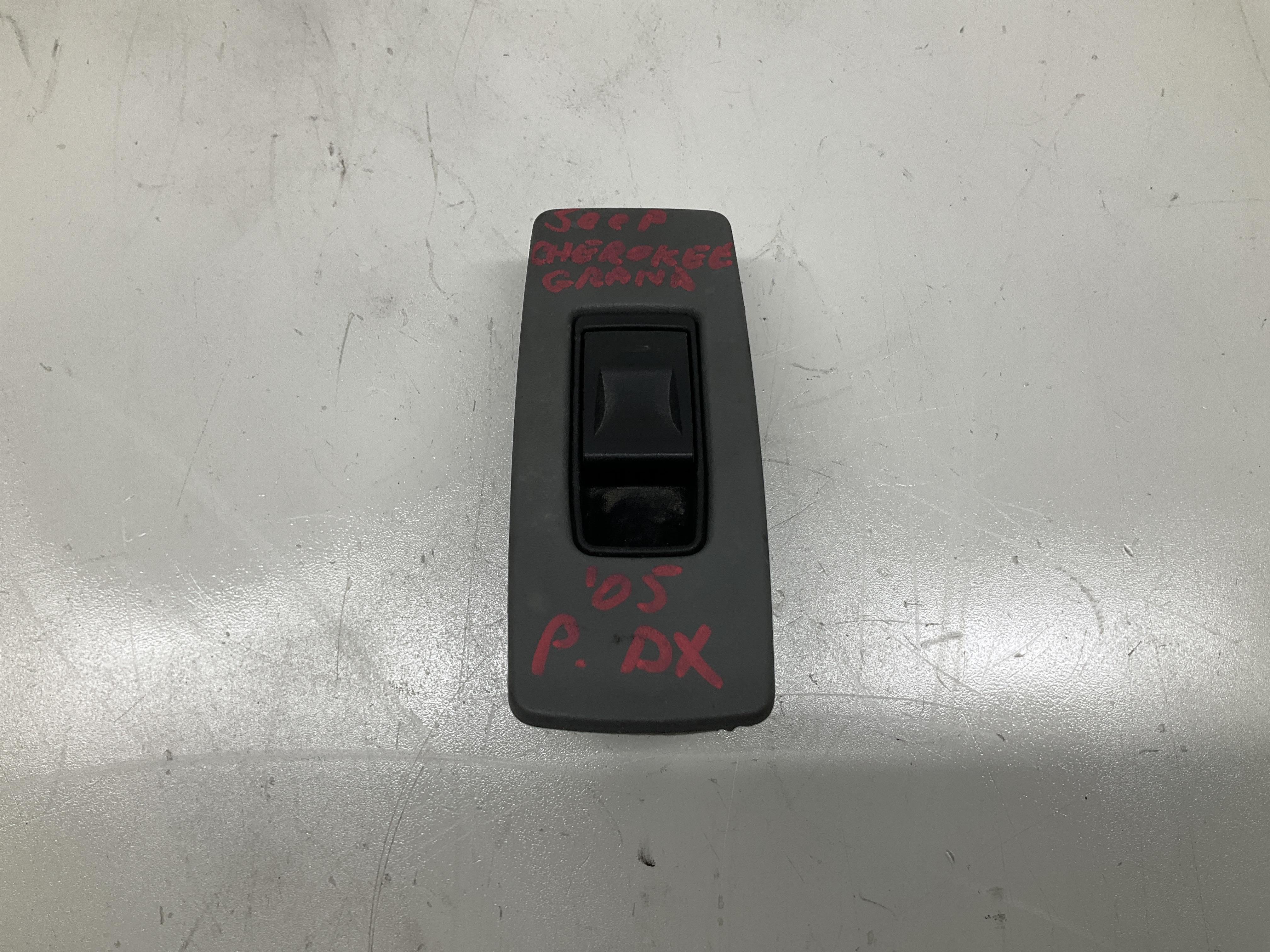 Interruttore Alzacristalli Porta Post. Destro Usato